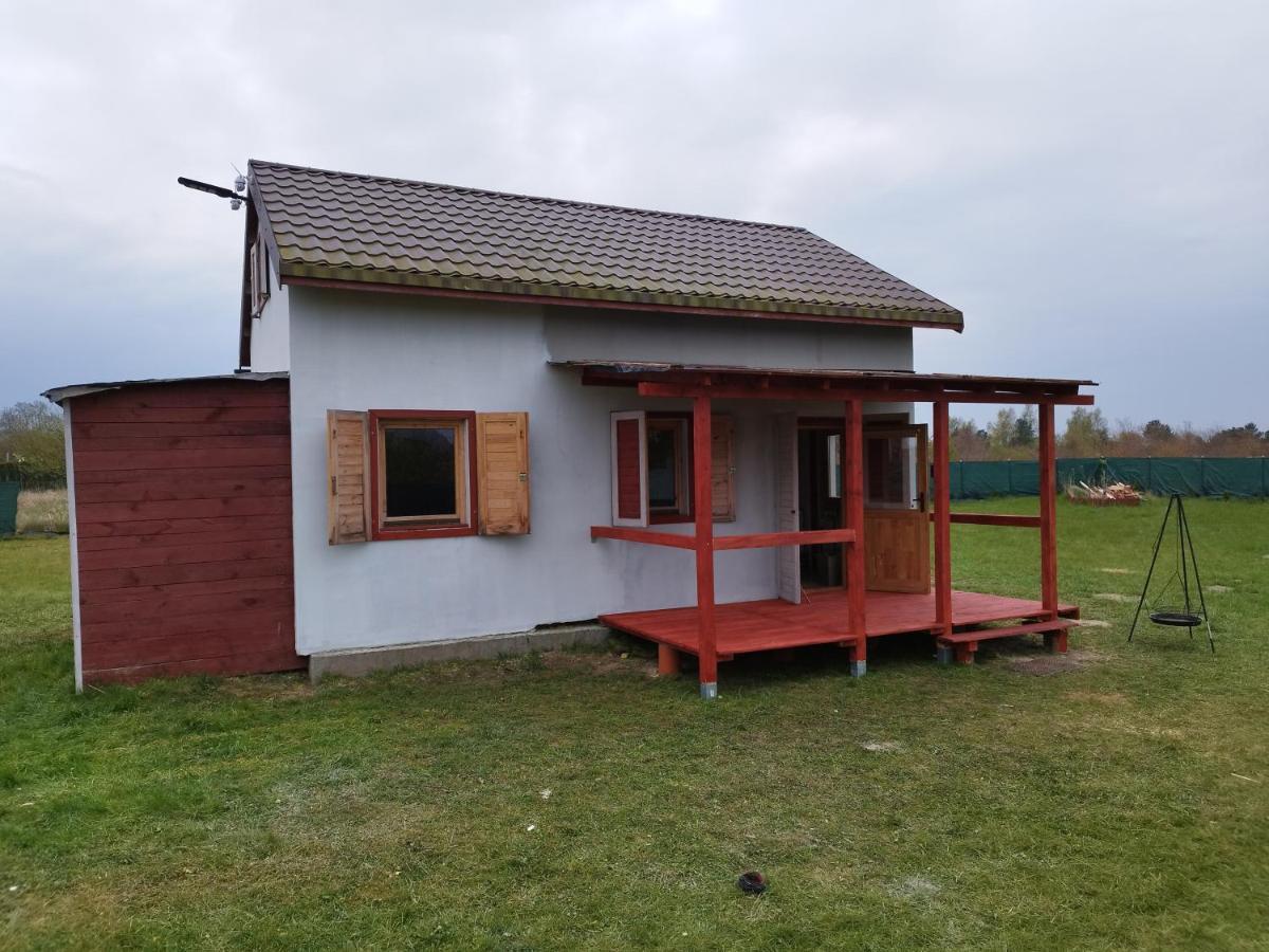Domek Caloroczny Zastan Exterior foto